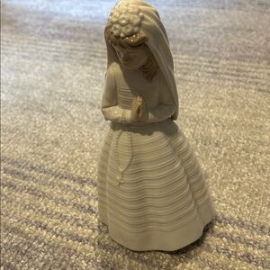 NAO communion girl figurine